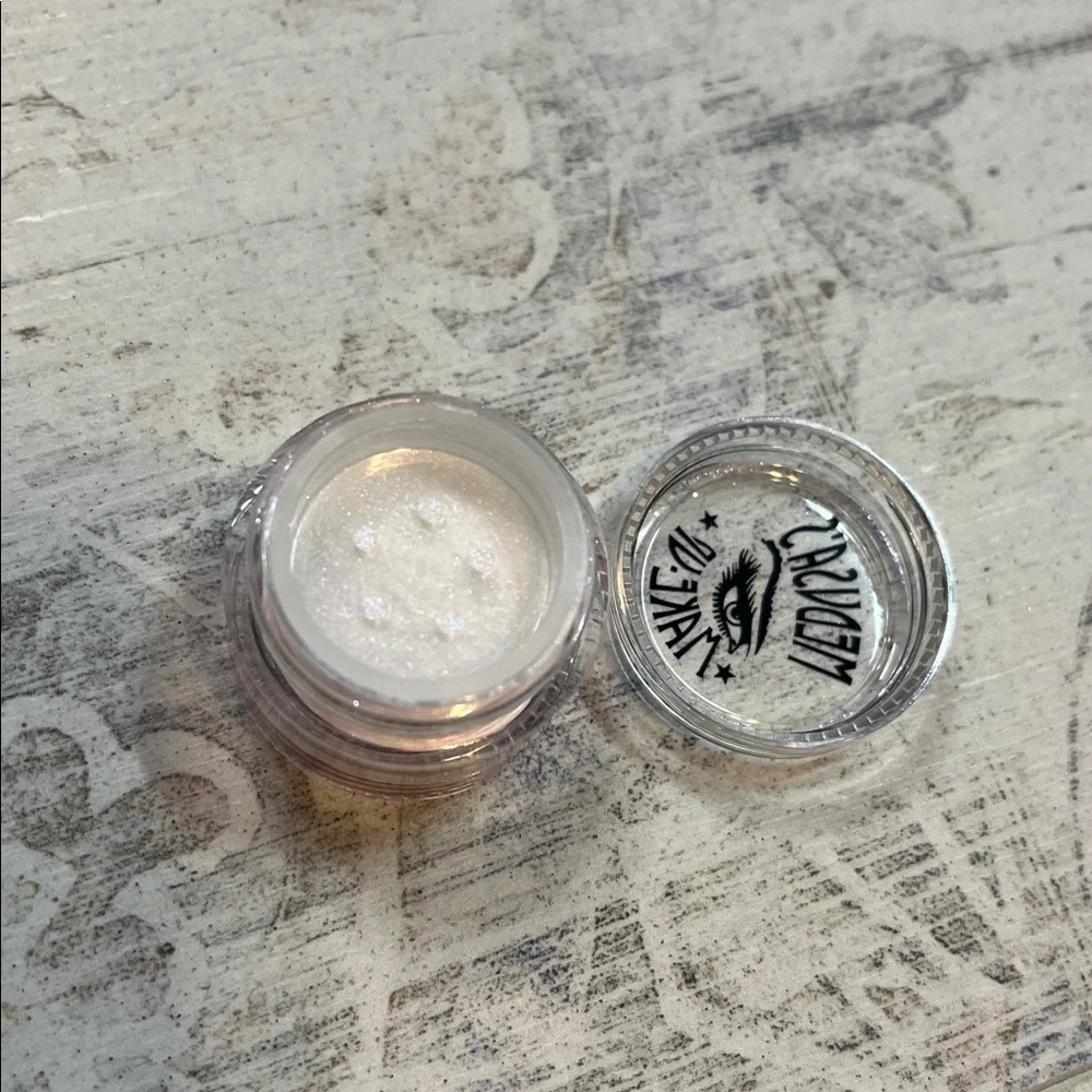 Medusas Makeup Glitter Eyeshadow in Color Star Struck